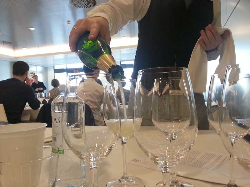 Evento colegial: cata de vinos